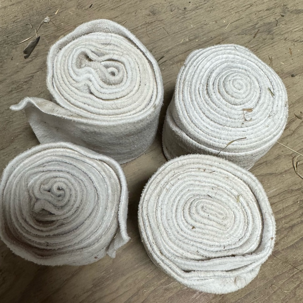 White horse full size polo wraps set equestrian
